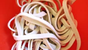 udon noodles on red