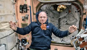 astronaut scott kelly with carrots