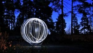 light painting at night (holograms concept)