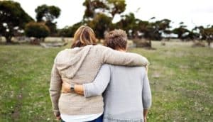 daughter with parent with Alzheimer's