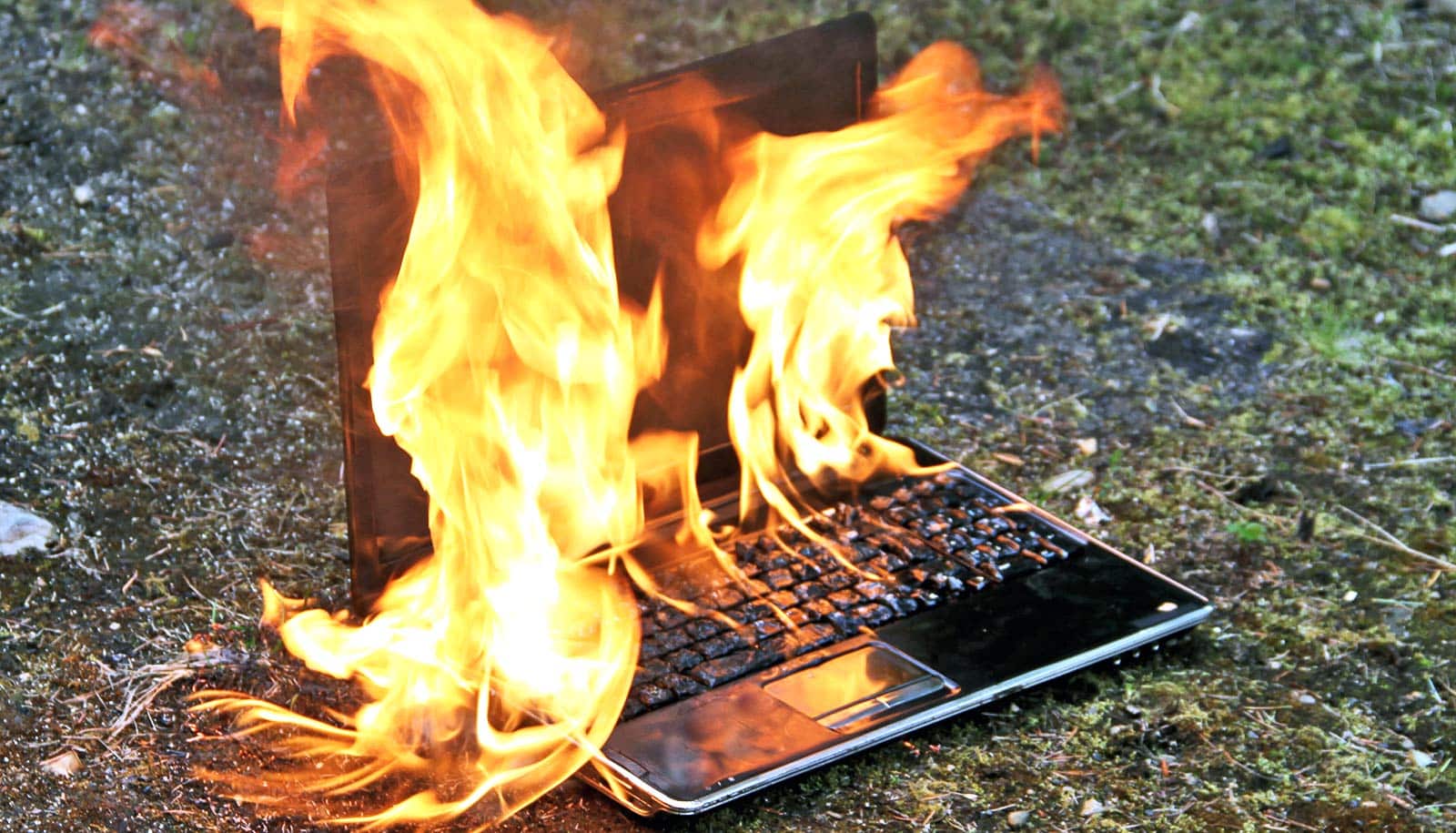 laptop-computer-on-fire_1600 - Futurity