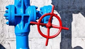 red turn wheel on pipe