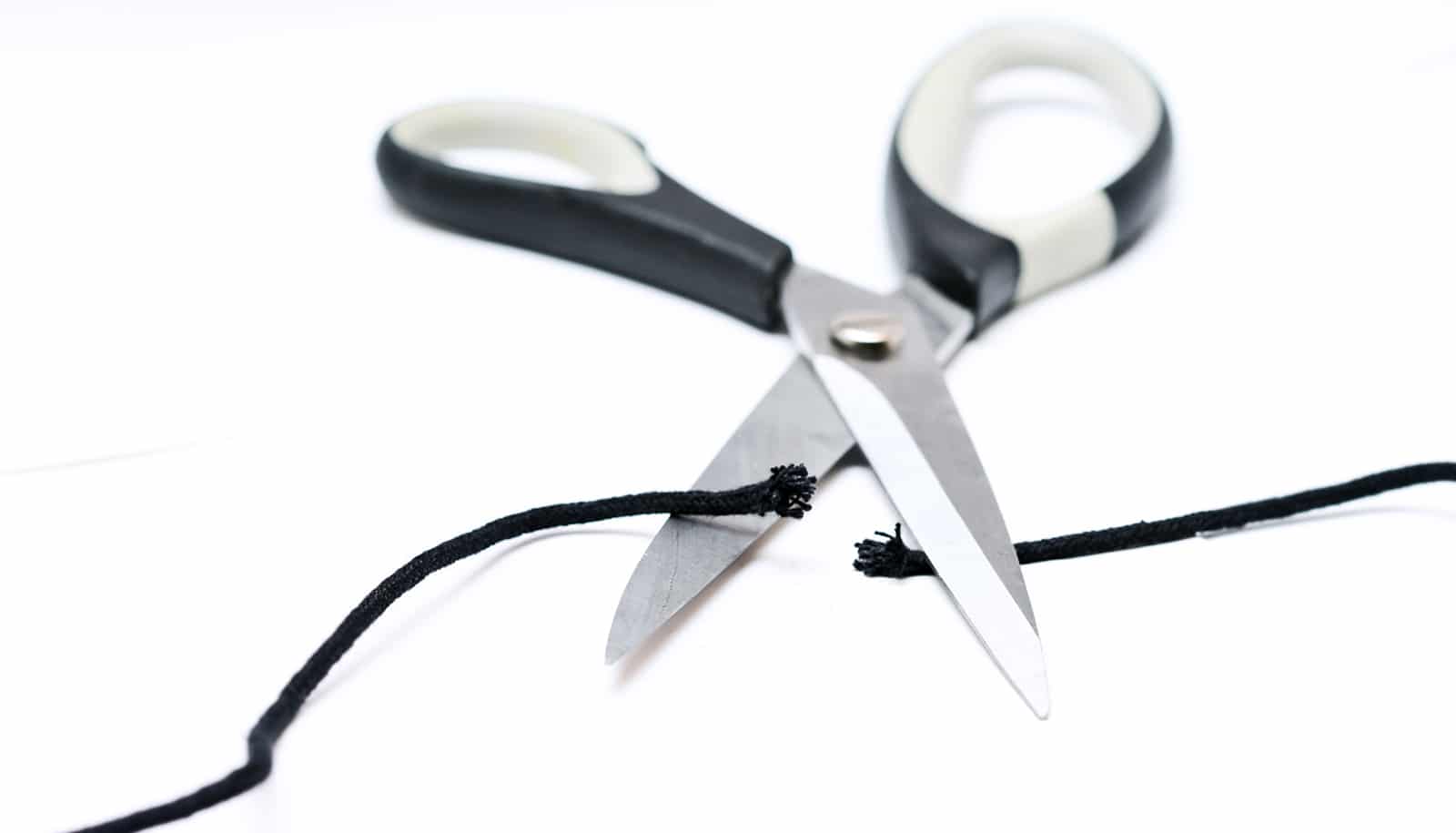 Cutting scissors. The Cut. Cutting Strings. Portable Scissors. Triple Scissor.