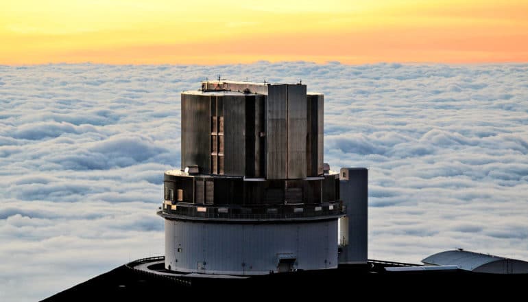 subaru telescope above clouds