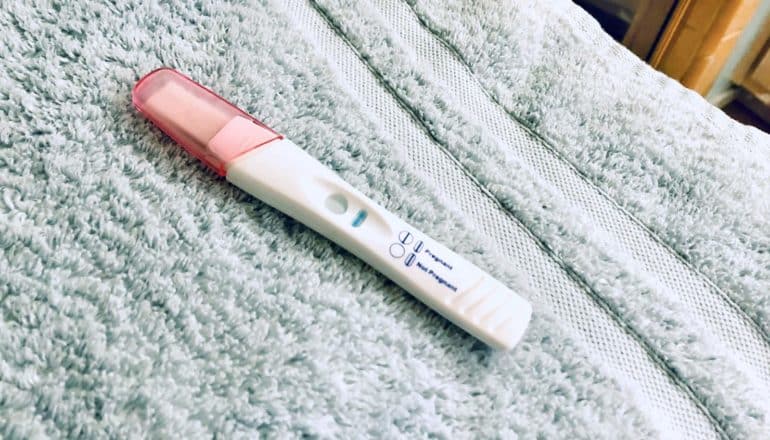 pregnancy test false negative - test on towel