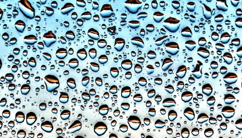 droplets on glass (FUS protein concept)