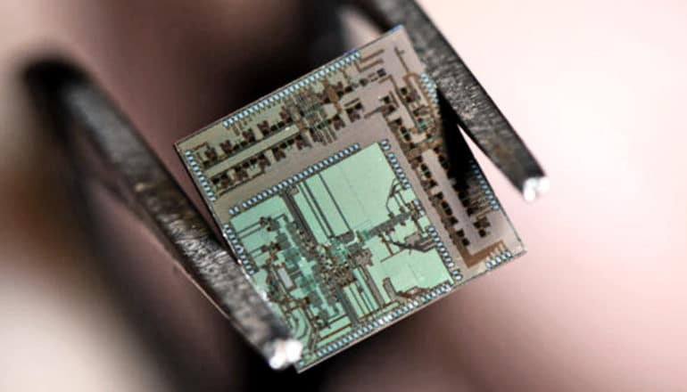 wireless transceiver chip