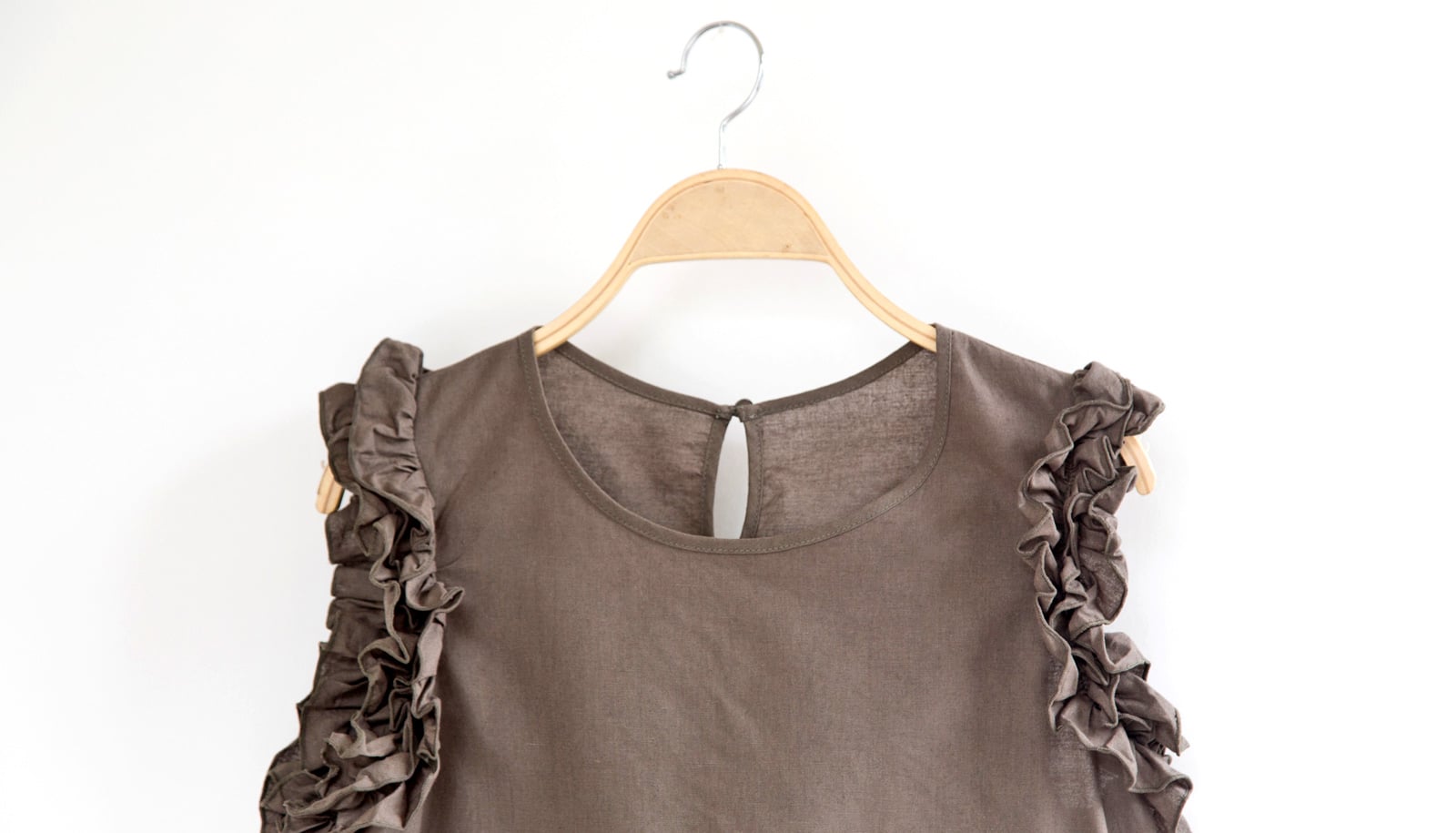 Brewed coffee grounds offer sustainable alternative for clothing dye