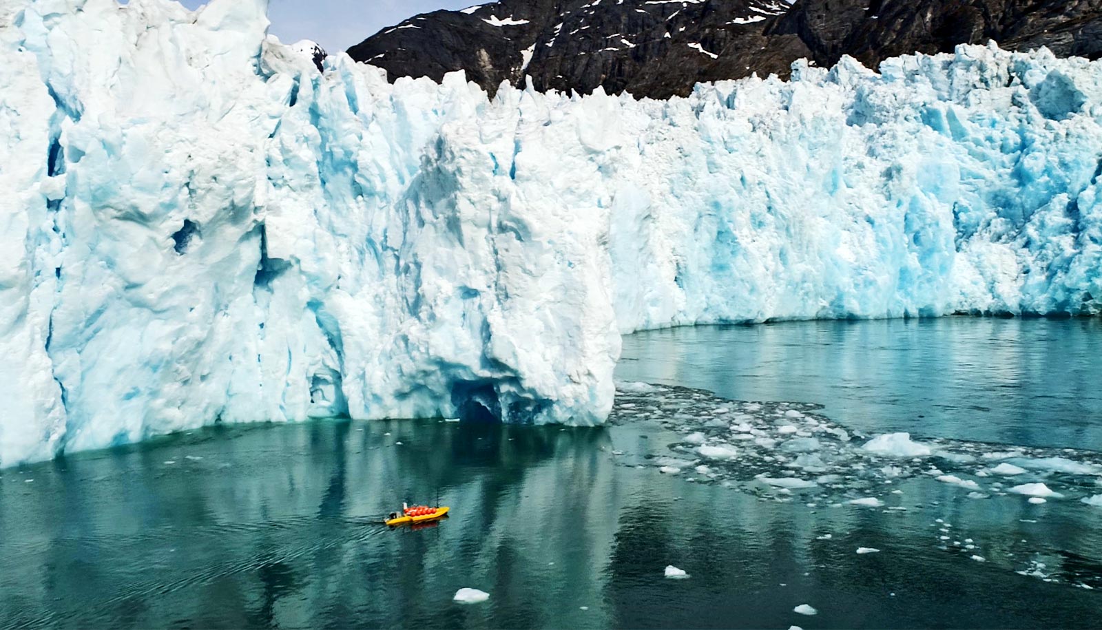 Robot kayaks find surprisingly fast tidewater glacier