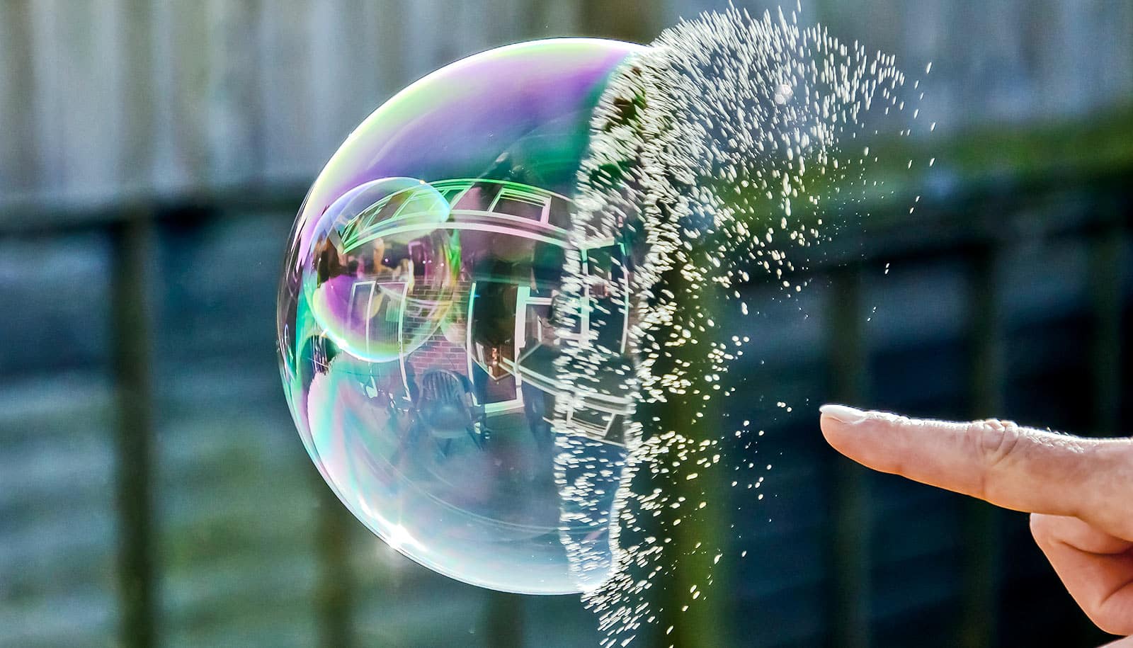 Physics - Physics of Blowing Bubbles