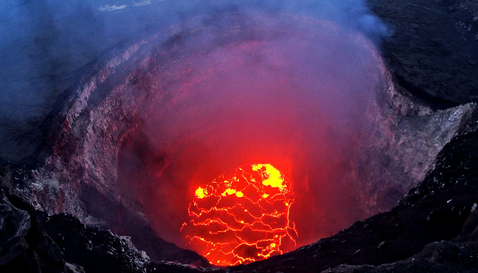 Erupting volcano's collapsing crater confirms friction ideas - Futurity