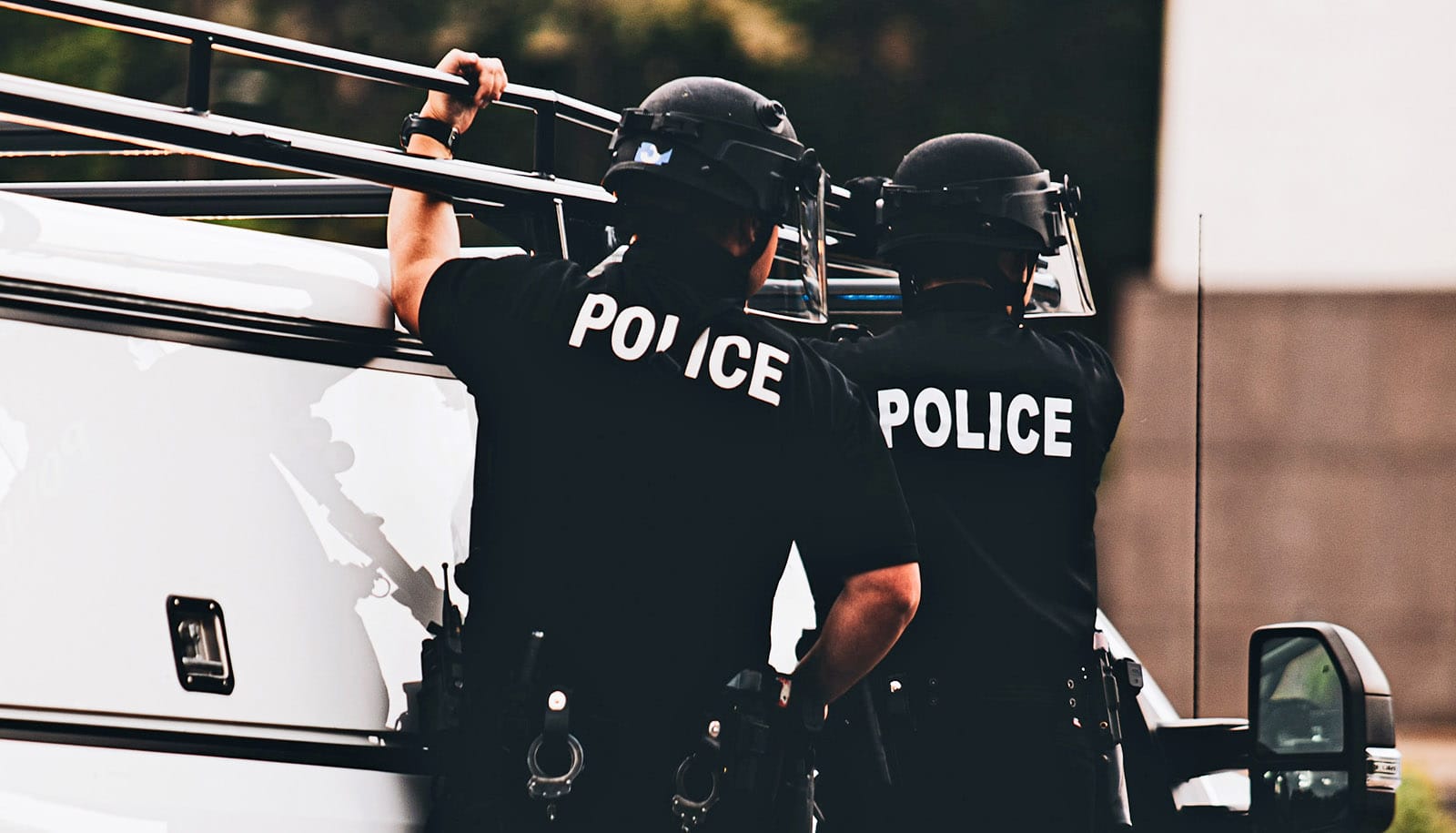 Saw police. Полицейское е государство.