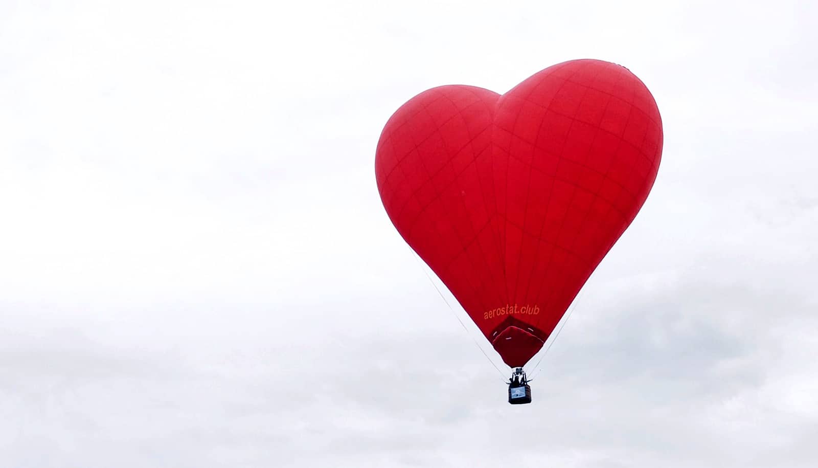 red heart hot air balloon