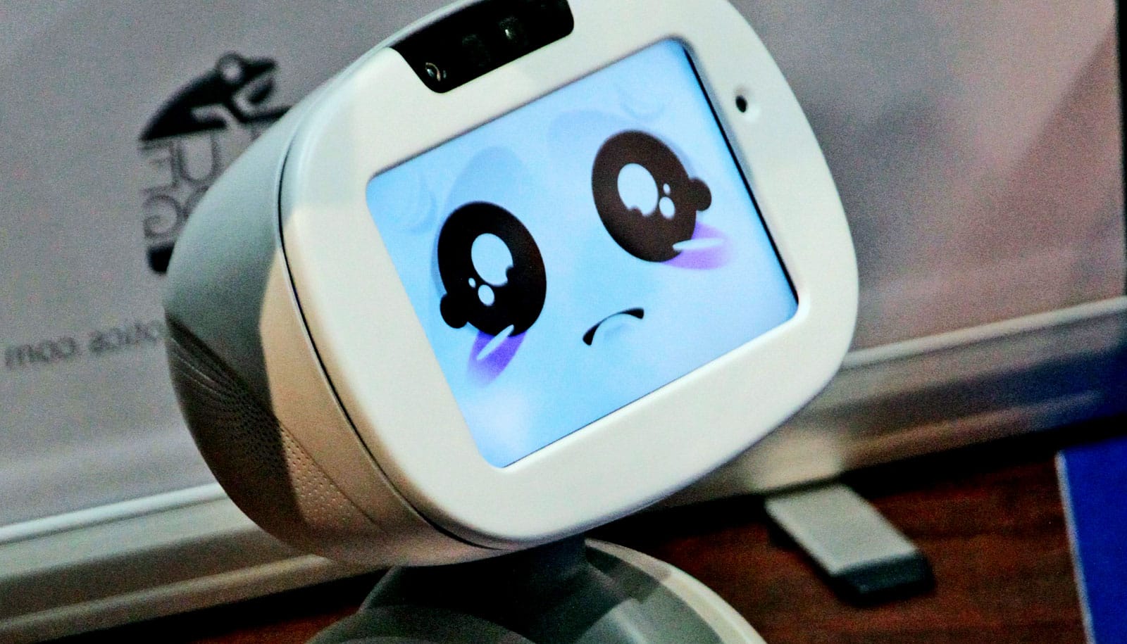 Robots who goof: Can we trust them again?