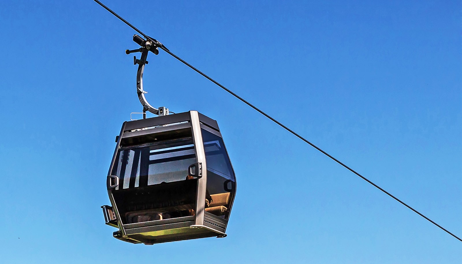 Soft robot can ride wires like a cable car to deliver cargo
