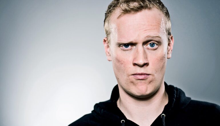 Brain activity reveals how well people adapt their behavior to others