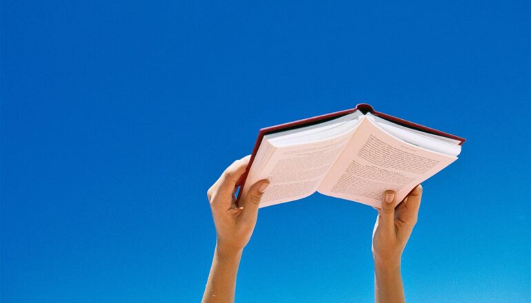 How your brain processes words you skip while reading