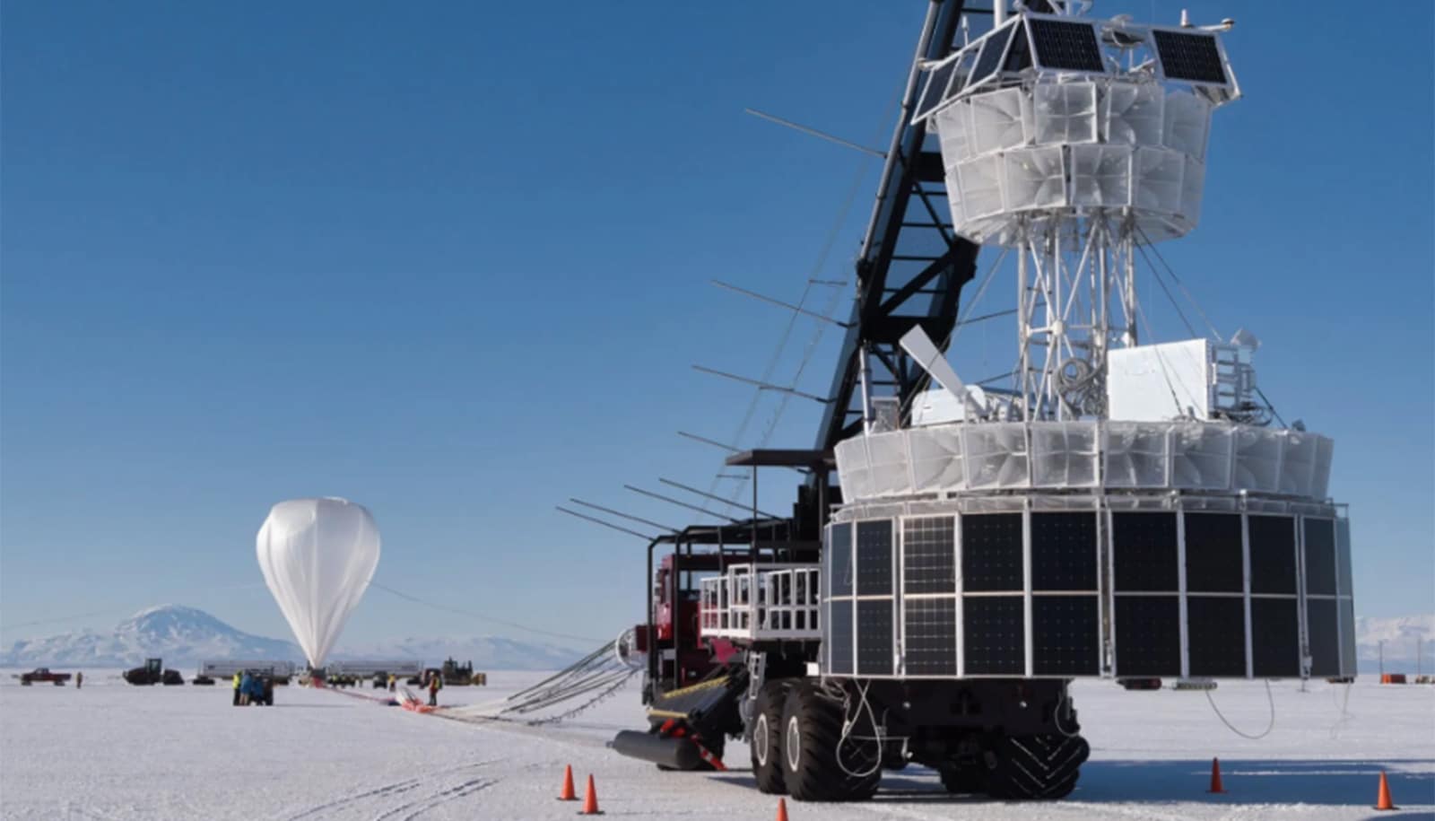Antarctic 'Ghost Particle' Hunter Wins Nobel Prize in Physics