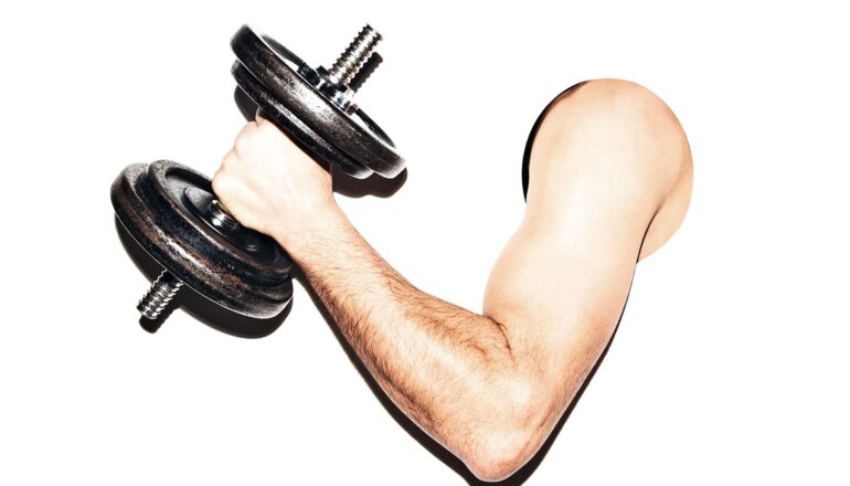 Real muscles let tiny robots jump, swim, and grasp